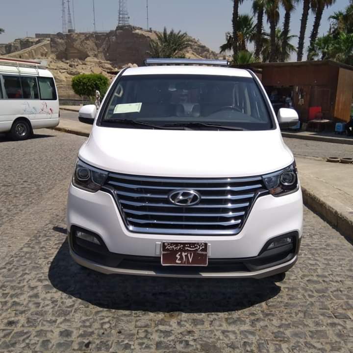 سيارات نقل جماعى اتش 1 وتيوتا هاى اكس