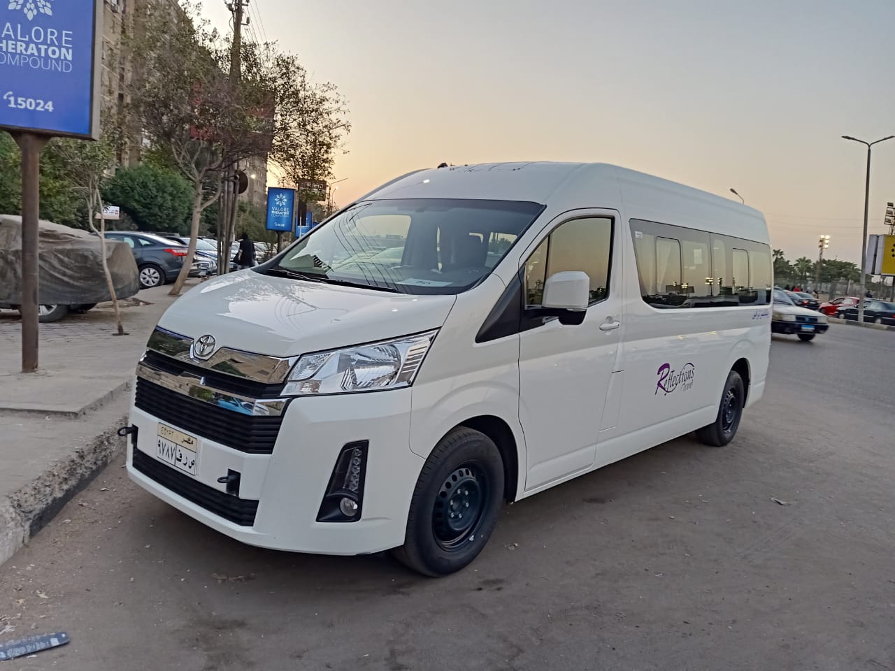 سيارات نقل جماعى اتش 1 وتيوتا هاى اكس