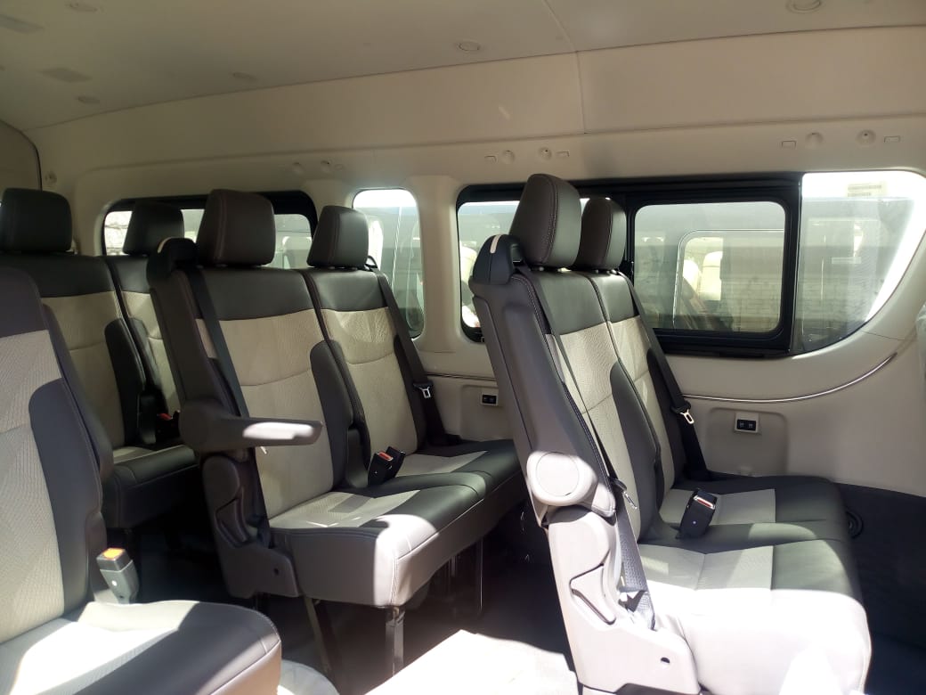 سيارات نقل جماعى اتش 1 وتيوتا هاى اكس