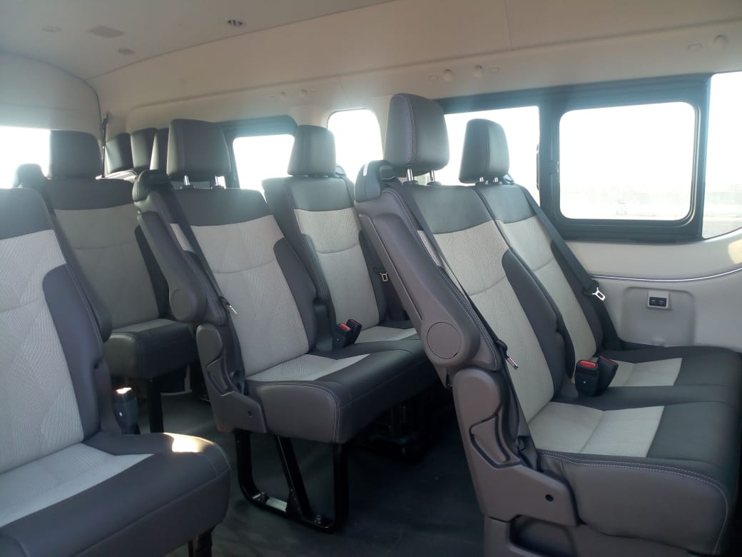 سيارات نقل جماعى اتش 1 وتيوتا هاى اكس